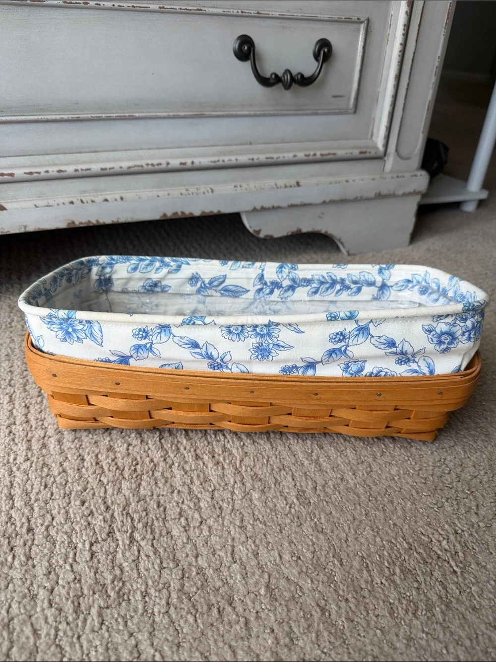 Longaberger Handwoven Tan Bread Basket with Blue Floral Liner & plastic liner - Picture 1 of 8